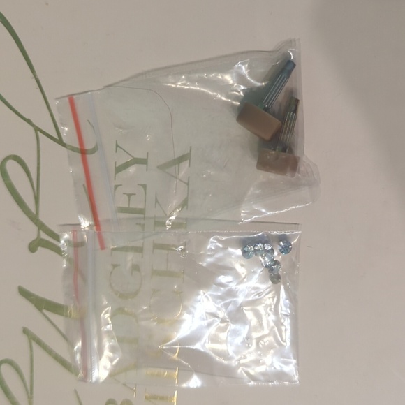 Jewel Badgley Mischka silver high heels size 6.5 - Picture 7 of 7